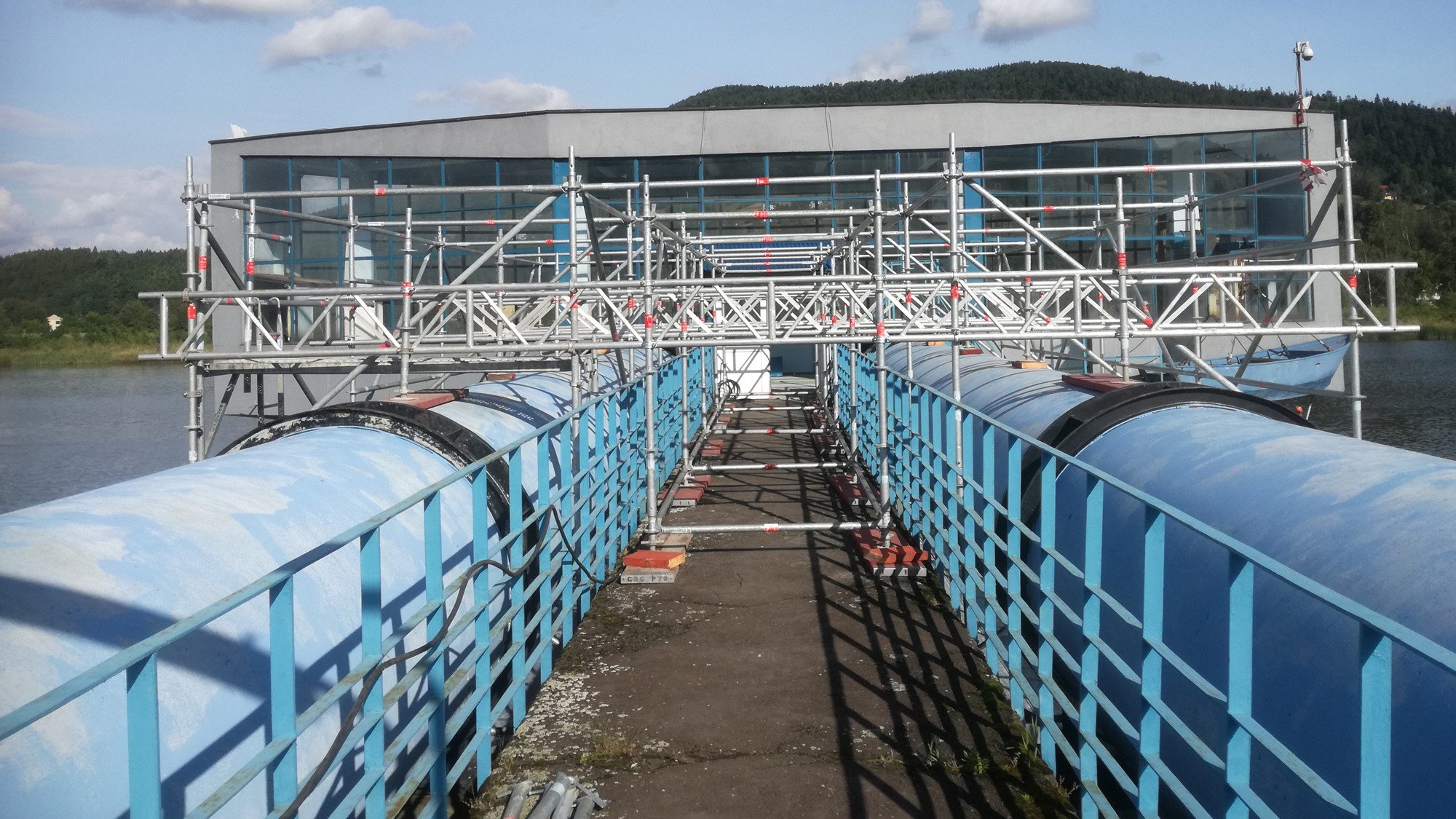 Czaniec - podwieszona platforma robocza nad wodą